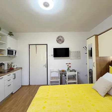 Apartamento With Parking Space Silo, Krk - 18724 Šilo